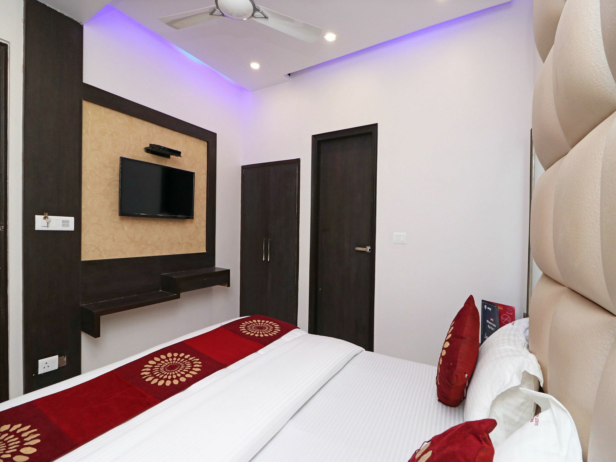 Oyo 11593 Hotel Aman Guest House New Delhi Exterior photo